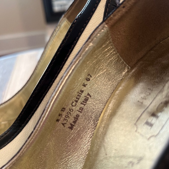 Coach Black and Cream Heels - Picture 6 of 6